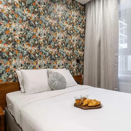 Modern Romantic Getaway * وارسو