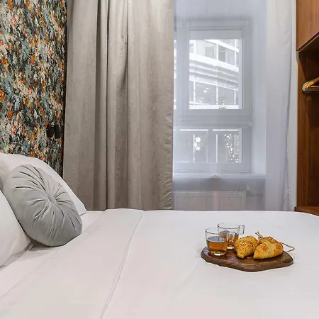 Modern Romantic Getaway وارسو